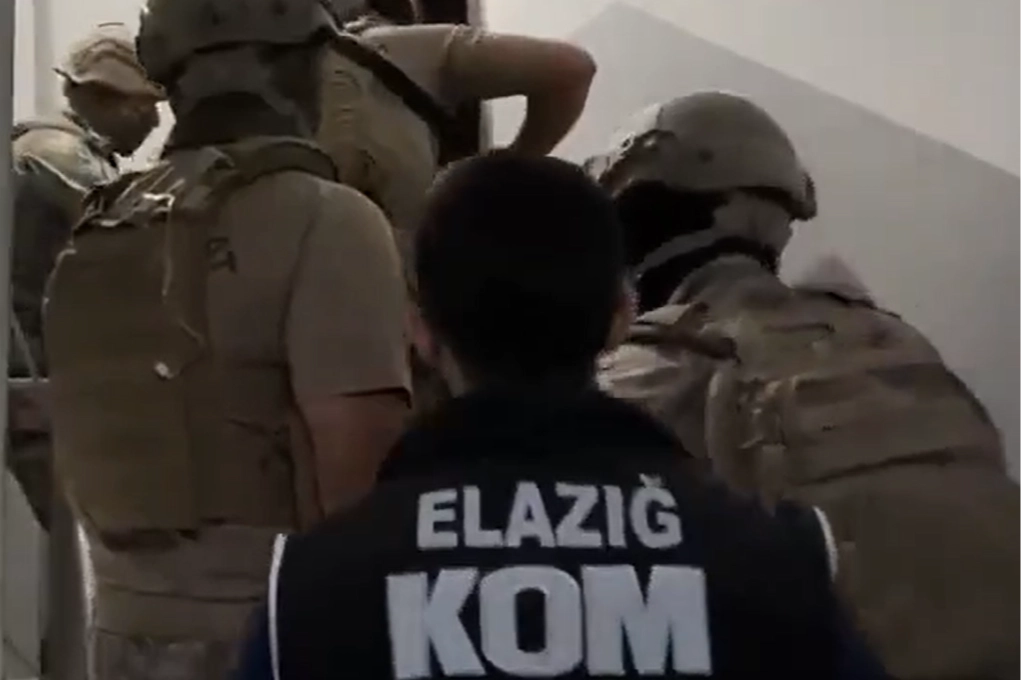 Elazığ merkezli "Barbaroslar" operasyonu: 29 g&ouml;zaltı!