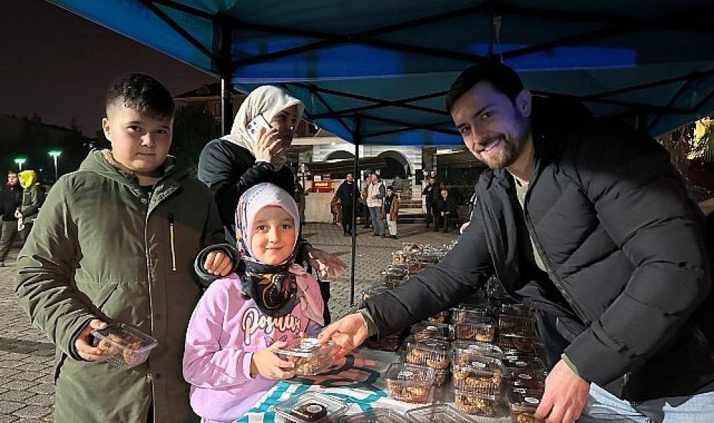 Nilüfer Belediyesi'nden kandil simidi ikramı 