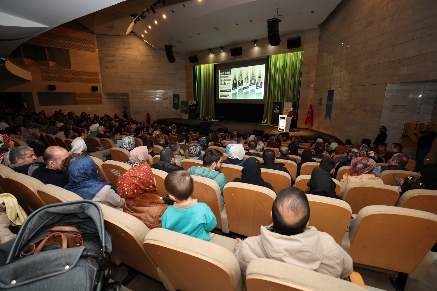 Konya Karatay'da aile seminerleri s&uuml;r&uuml;yor