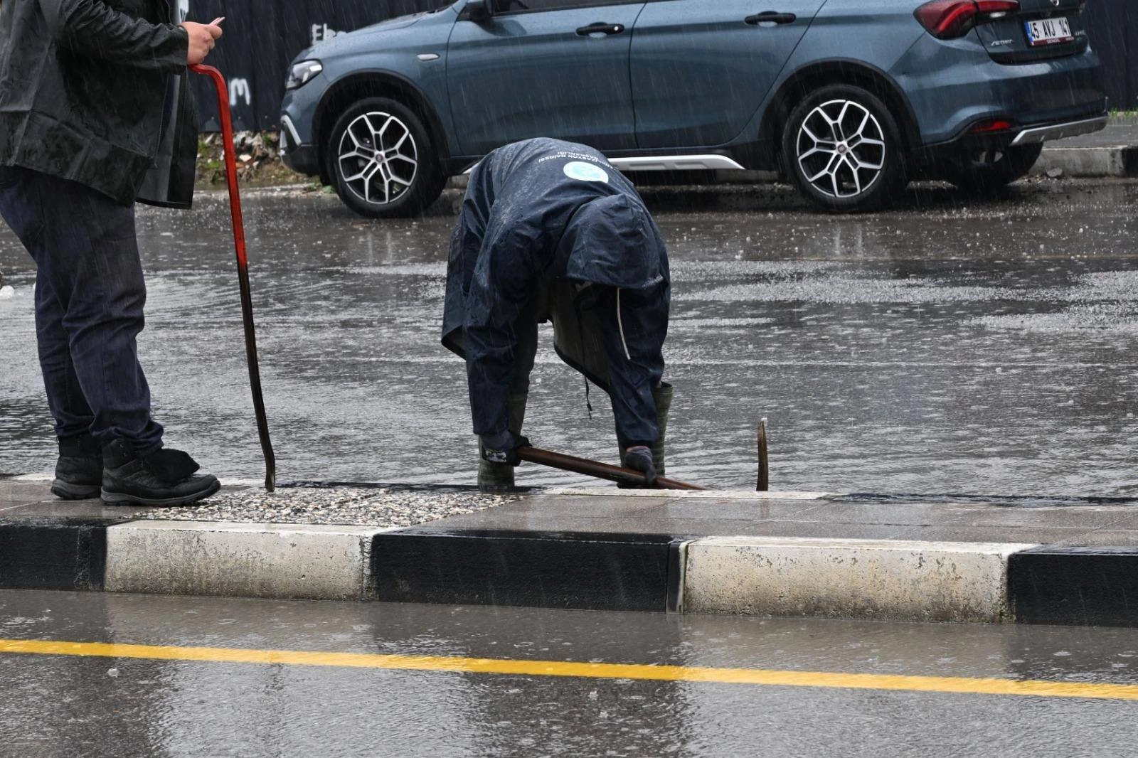 Manisa sağanak yağışa karşı seferber