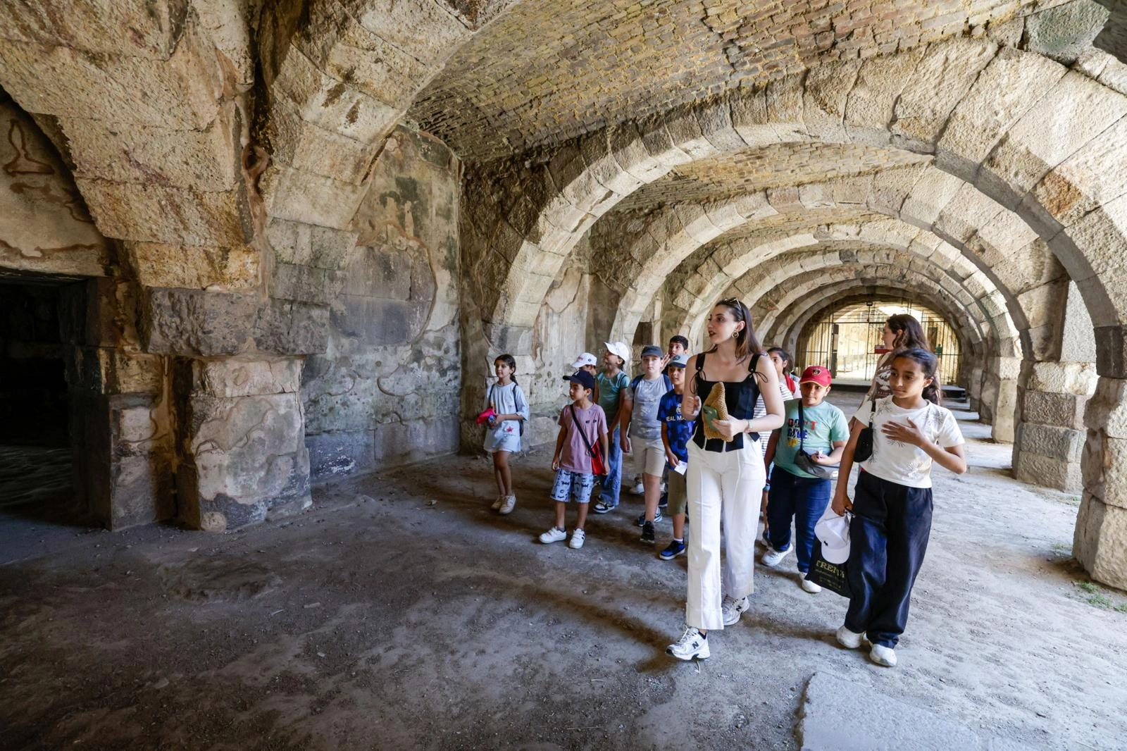 İzmir&rsquo;in mirası &ccedil;ocuklarla geleceğe taşınıyor