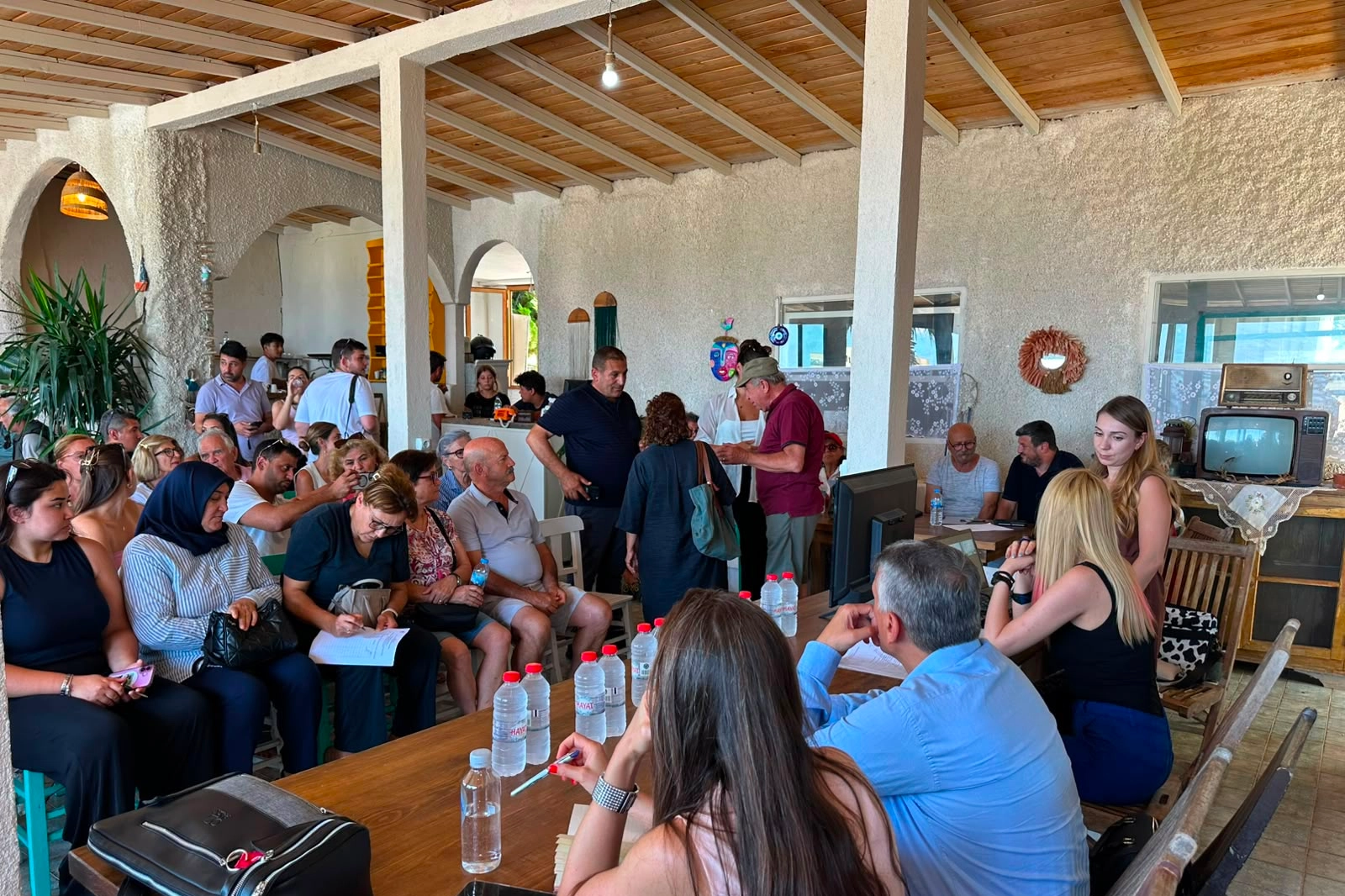 Castello Fontana'ya &Ccedil;eşme halkından destek