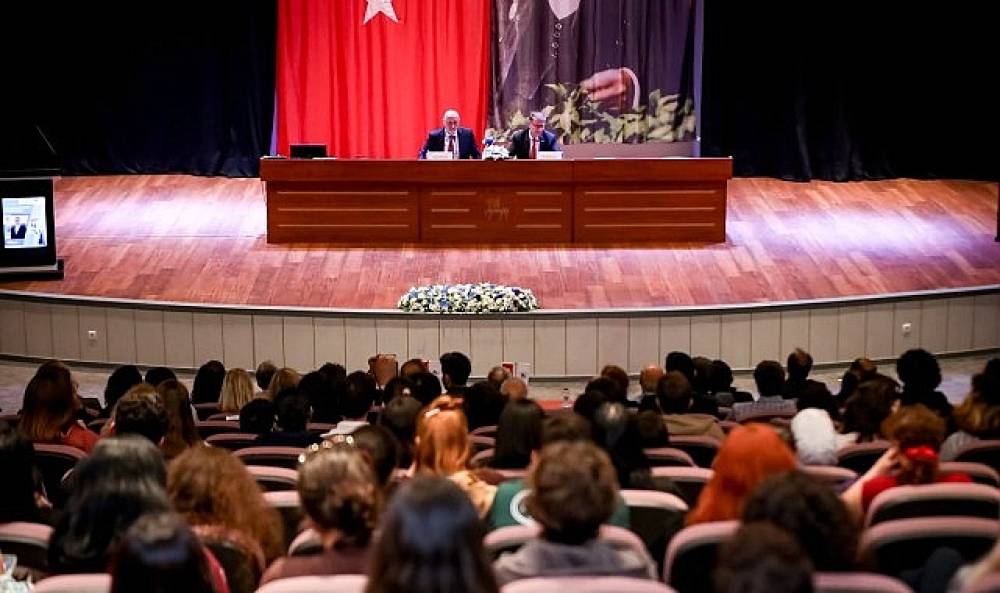 DE&Uuml; S&ouml;yleşilerinde &ldquo;K&ouml;klerden G&uuml;n&uuml;m&uuml;ze T&uuml;rk Dili" Konuşuldu
