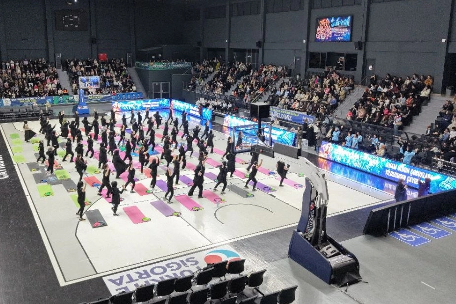 Kocaeli &Ccedil;ayırova&rsquo;nın sultanları sahaya &ccedil;ıktı