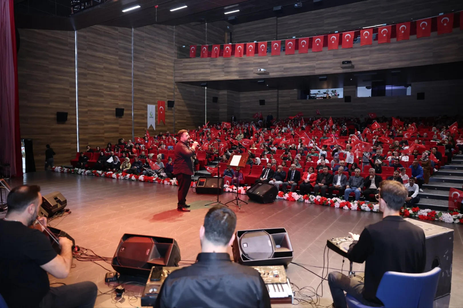 &Ccedil;ayırova'da kulakların pası silindi