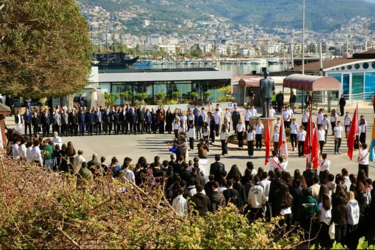 800 Yıllık Mirasın G&ouml;lgesinde Kızılkule&rsquo;de İstiklal Marşı Coşkusu