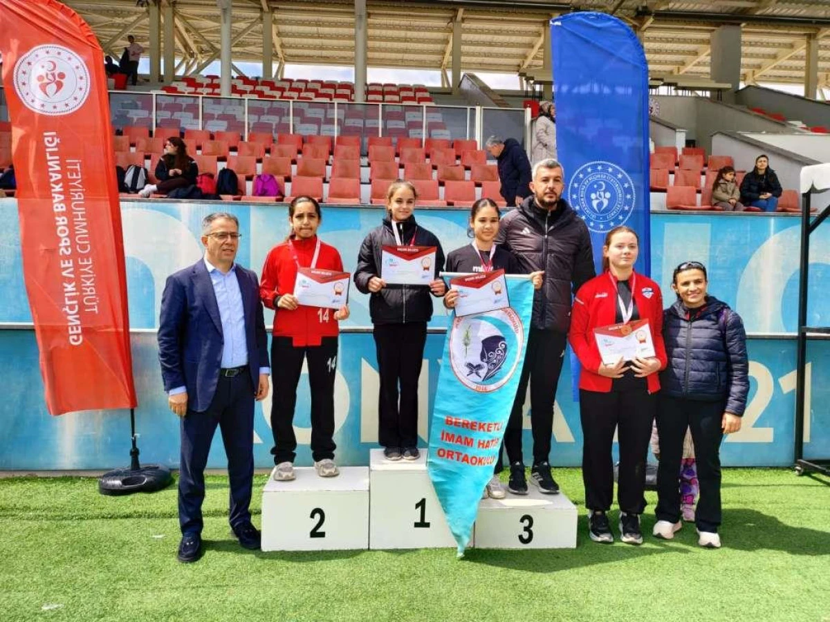 Alanya&rsquo;nın Gururu Menekşe! Konya&rsquo;da K&uuml;rs&uuml;ye &Ccedil;ıktı