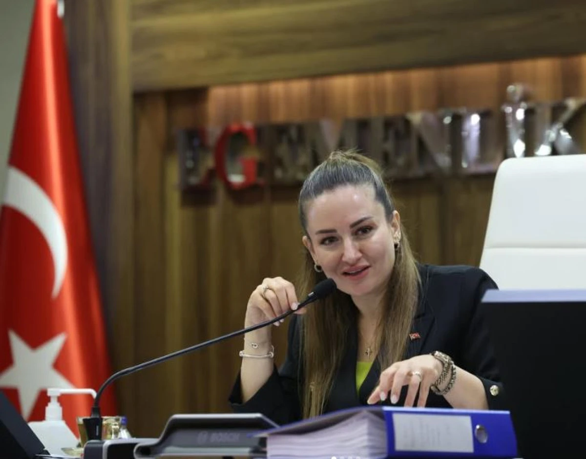 Antalya B&uuml;y&uuml;kşehir Belediyesi Başkan Vekili B&uuml;şra &Ouml;zdemir&rsquo;den 15 Temmuz Mesajı