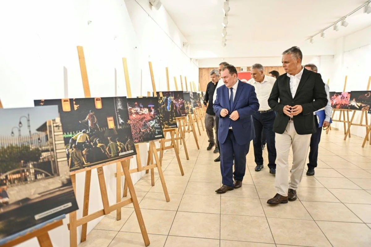 Antalya&rsquo;da Anlamlı Anma: 15 Temmuz Şehitleri Fotoğraflarla Yaşatılıyor
