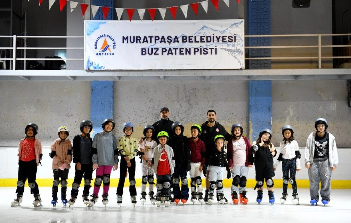 Antalya&rsquo;nın yaz aylarında serinleten adresi: Dağyakası Buz Pisti