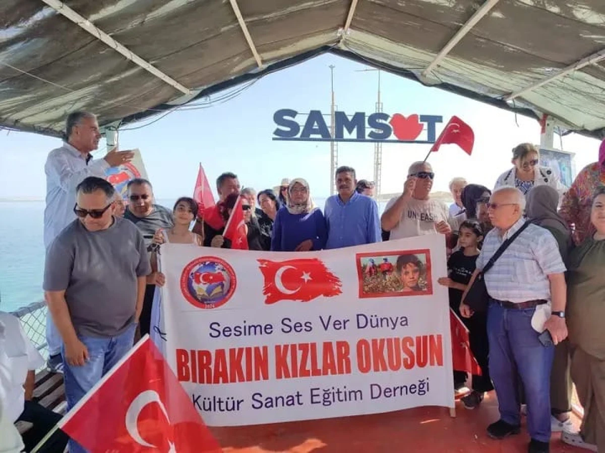 Atat&uuml;rk Barajı'nda Edebiyat R&uuml;zgarı: SESKODER'den T&uuml;rkiye'de Bir İlk! Teknede Şiir ve İmza G&uuml;n&uuml; Coşkusu