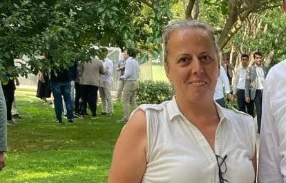 Başkan Özlem Baran: “Ekonomi Çökmüş, Sağlık Çökmüş; Bazıları Hâlâ Kendilerini Dev Aynasında Görüyor!”