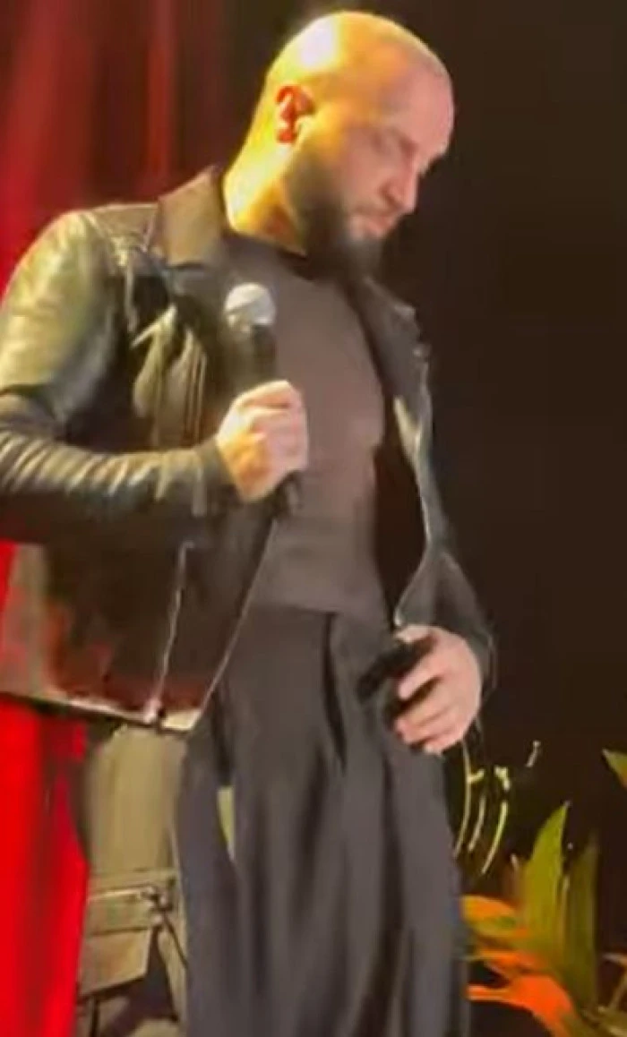 Berkay&rsquo;dan Transparan  Sahne Tarzı Olay Oldu