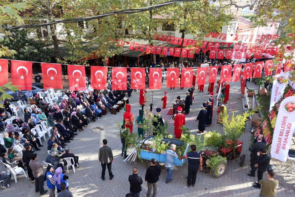 Bilecik’in Kasım Ayındaki Güzelliği İnhisar’da Nar Hasadı Şenliği ile Taçlandı