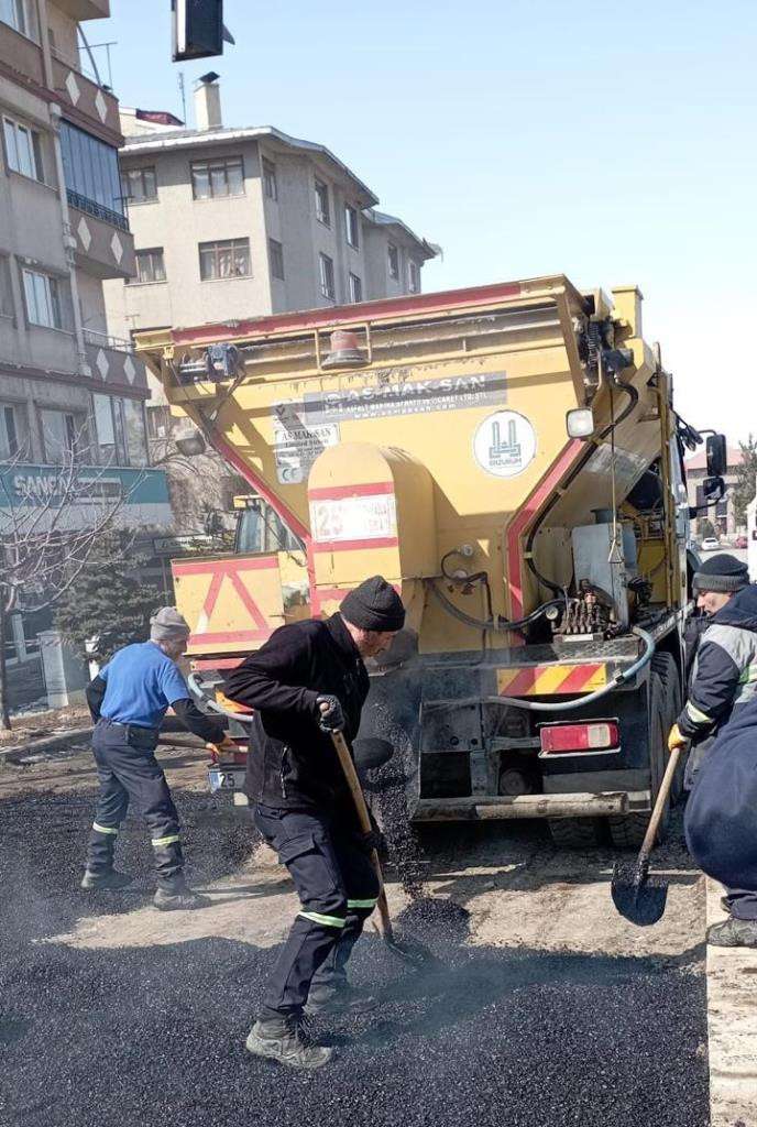 B&uuml;y&uuml;kşehir Belediyesi Asfalt Sezonunu Erken Başlattı!