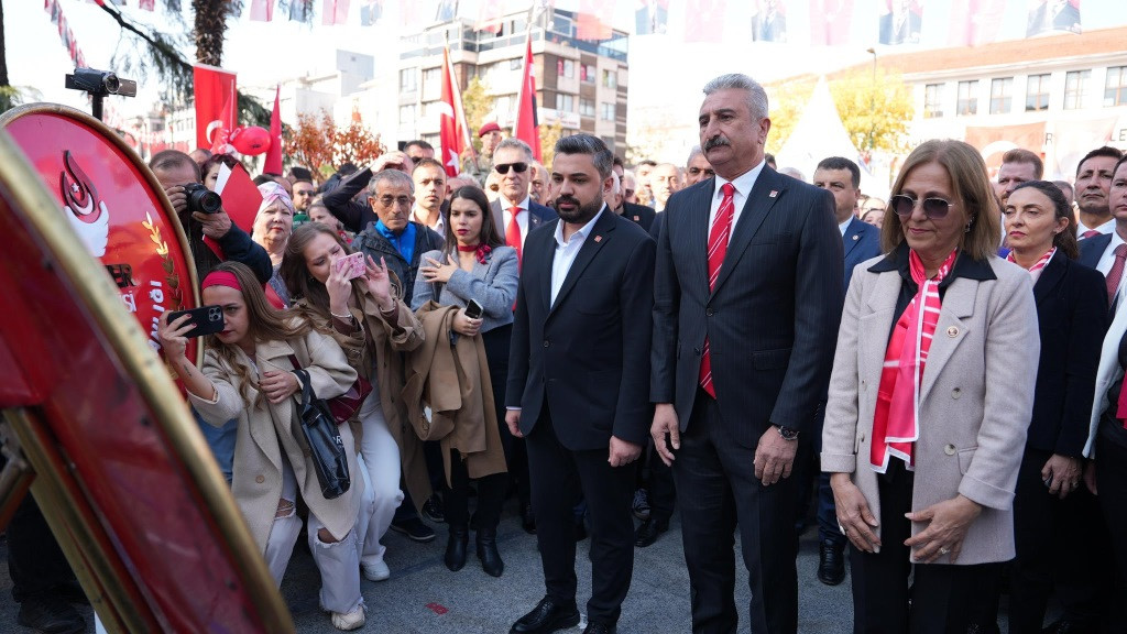 CHP BURSA İL BAŞKANLIĞI CUMHURİYET'İN 101. YILINI COŞKUYLA KUTLADI