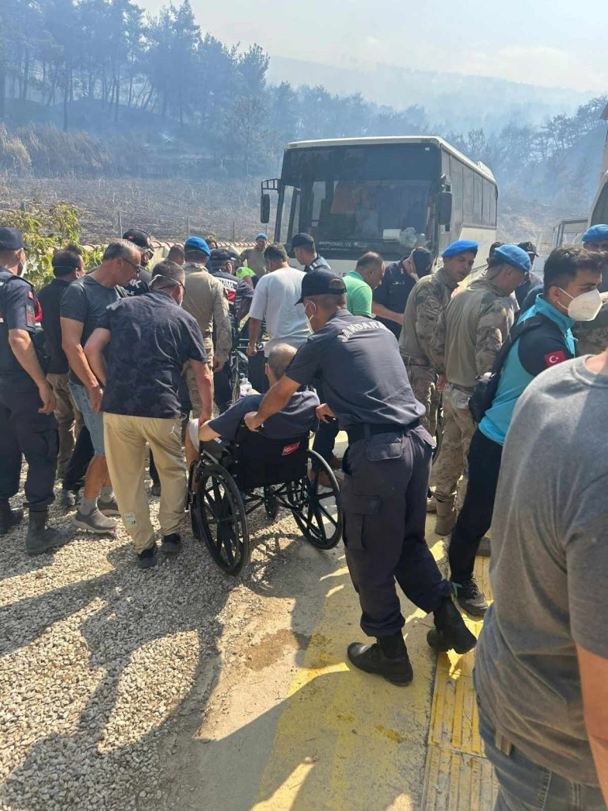 CHP &Ccedil;anakkale İl Başkanı Levent G&uuml;rb&uuml;z&rsquo;den Yangın A&ccedil;ıklaması: &ldquo;&Ccedil;anakkale Yanıyor, Dayanışma İ&ccedil;indeyiz&rdquo;