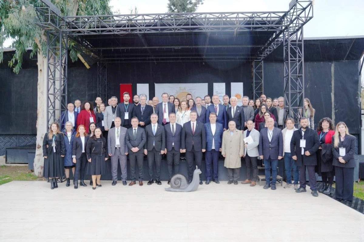 Cittaslow T&uuml;rkiye Ağı Seferihisar&rsquo;da Toplandı: Finike&rsquo;den &ldquo;Sakin Şehir&rdquo; Vurgusu