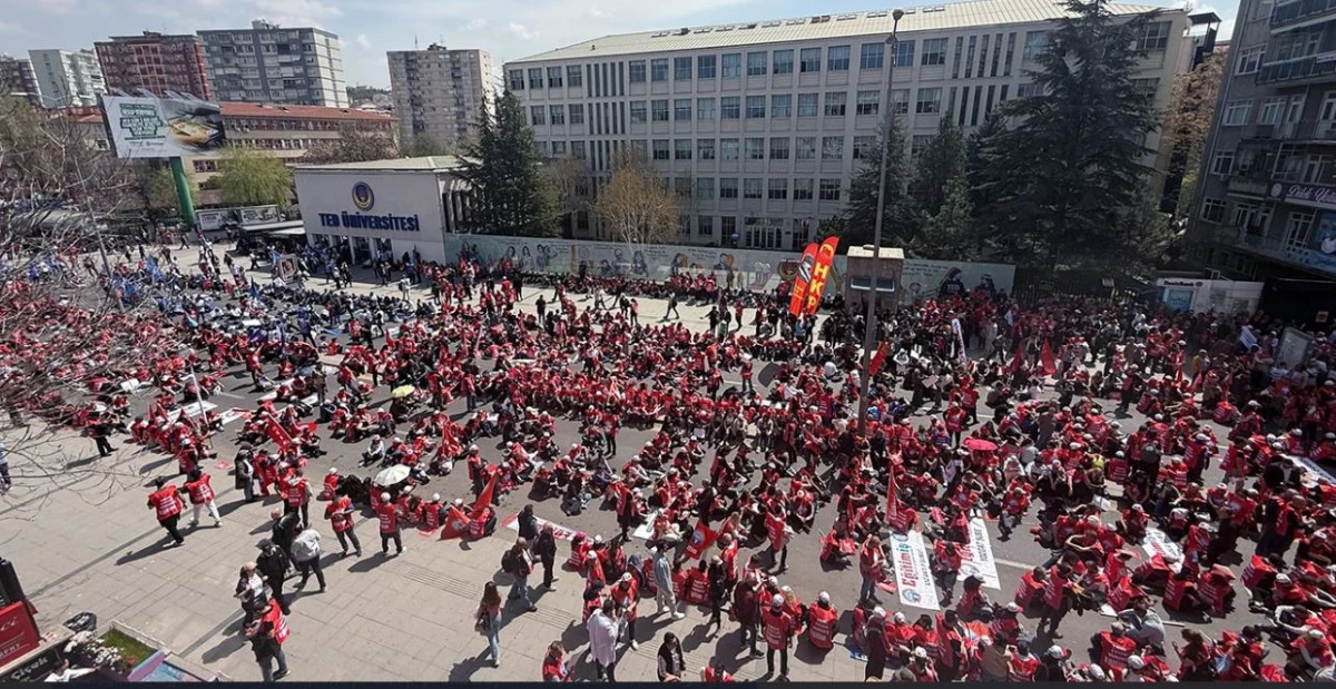 Eğitimciler Ankara&rsquo;da Barikatları Zorluyor: "Okulda &Ouml;ld&uuml;r&uuml;lmek İstemiyoruz!"
