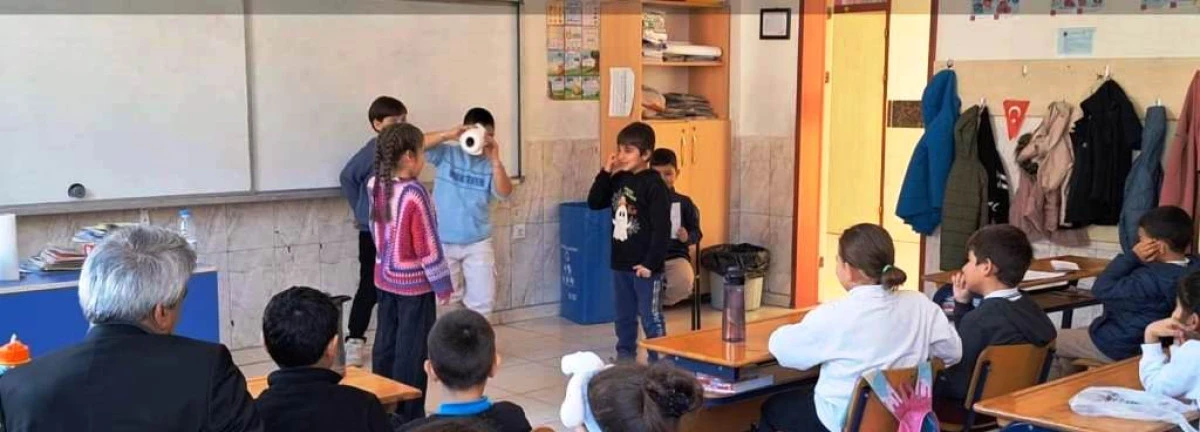 Finike Emin Akın İlkokulu&rsquo;nda Ara Tatil &Ouml;ncesi Tiyatro Etkinliği