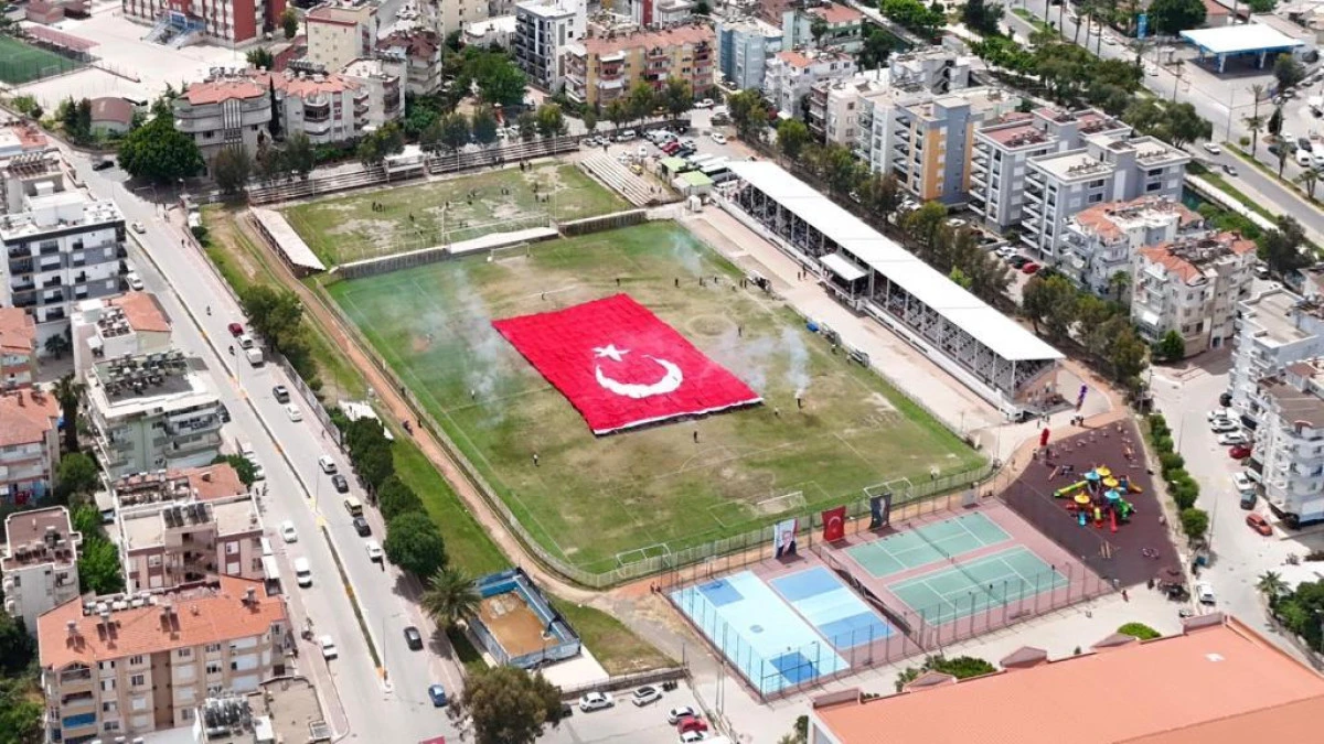 Finike&rsquo;de 19 Mayıs Coşkusu: Gen&ccedil;lik ve Spor Bayramı Gururla Kutlandı