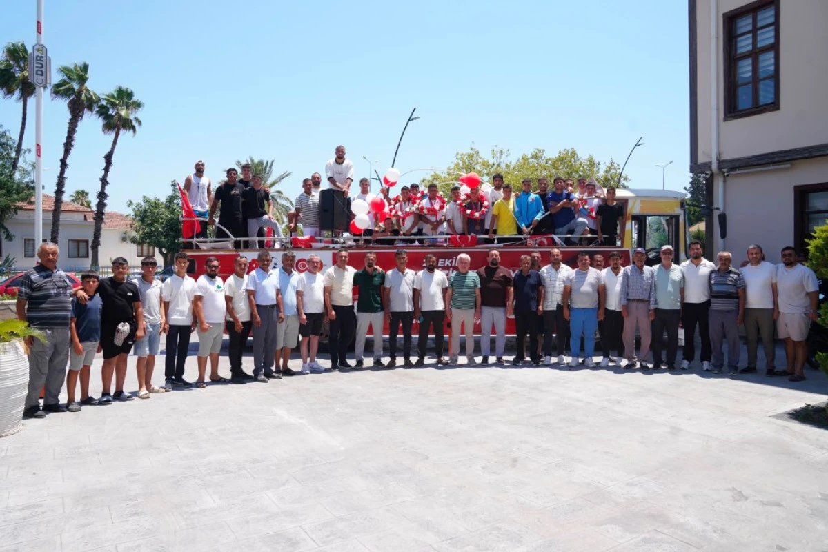 Finikeli Pehlivanlar Kırkpınar&rsquo;dan Derecelerle D&ouml;nd&uuml;: Başkan Geyik&ccedil;i&rsquo;den Şampiyonlara Tebrik