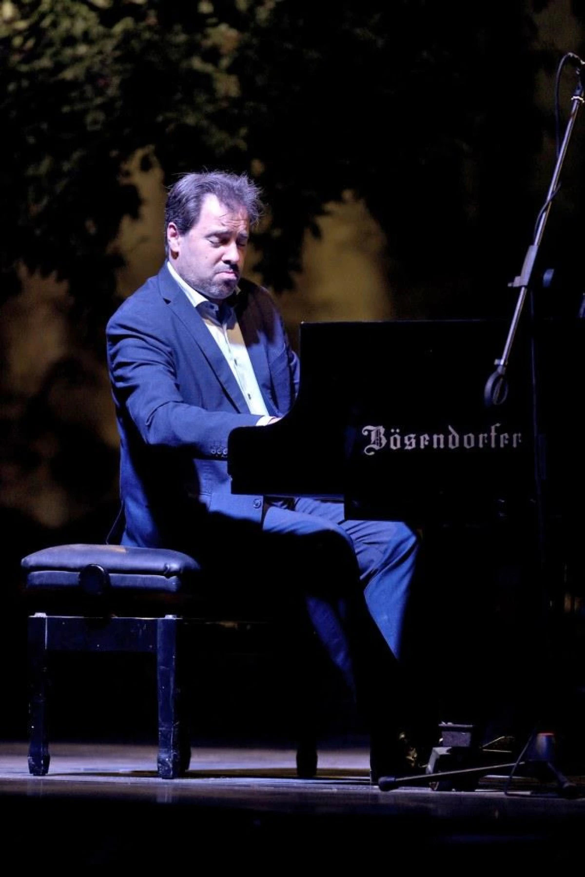 Fransız Piyanist Nicolas Bringuier, G&uuml;m&uuml;şl&uuml;k M&uuml;zik Festivali&rsquo;nde Unutulmaz Bir Gece Yaşattı