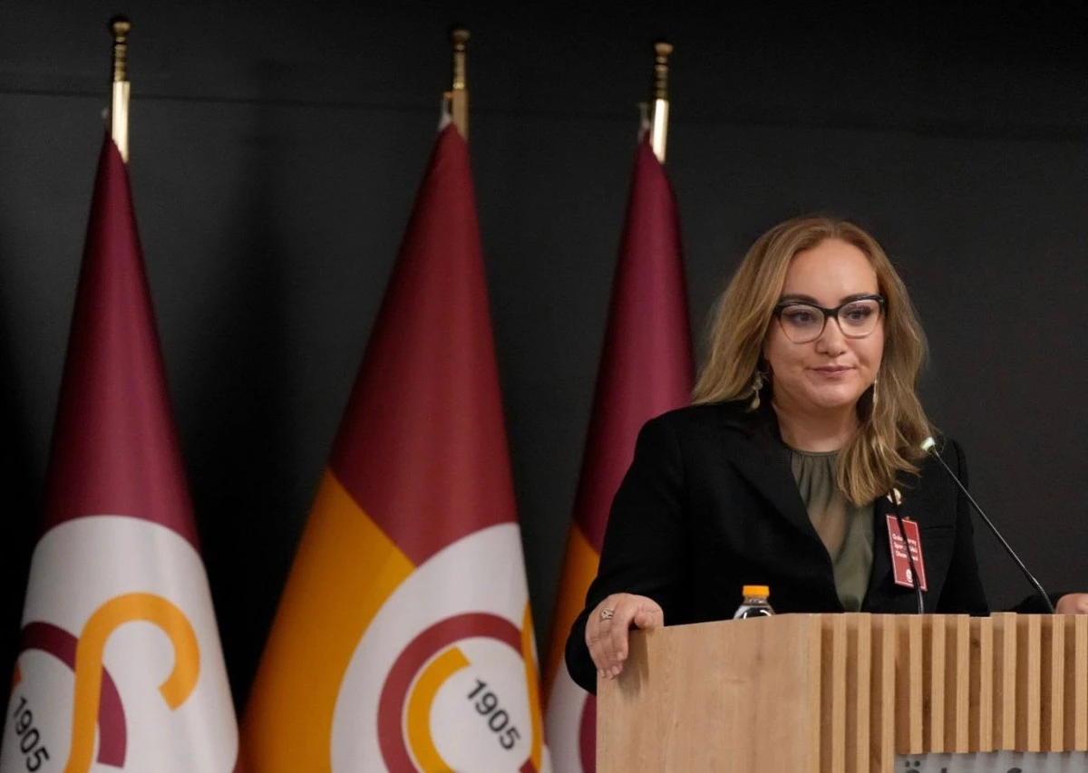 Galatasaray Divan Kurulu&rsquo;nda Kadın Futbolu Vurgusu: &ldquo;G&ouml;r&uuml;nmez Değil, Merkezde Olmalı&rdquo;