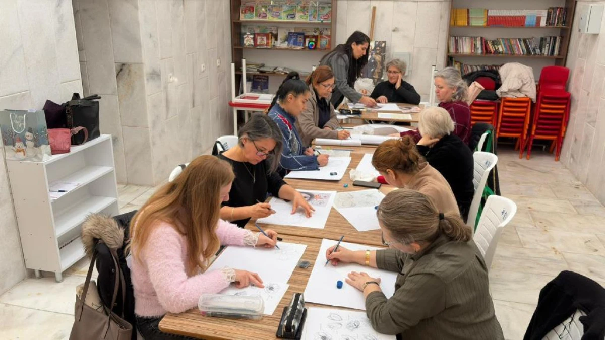 Gemlik&rsquo;te Kadınlar Resim Kursunda Buluşuyor