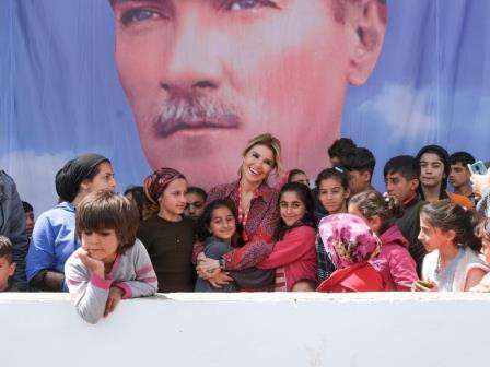 G&Uuml;LBEN ERGEN S&Ouml;Z&Uuml;N&Uuml; TUTTU ÇOCUKLAR G&Uuml;LS&Uuml;N DİYE DERNEĞİ NARİN ANAOKULU&rsquo;NU DİYARBAKIR&rsquo;DA A&Ccedil;IYOR