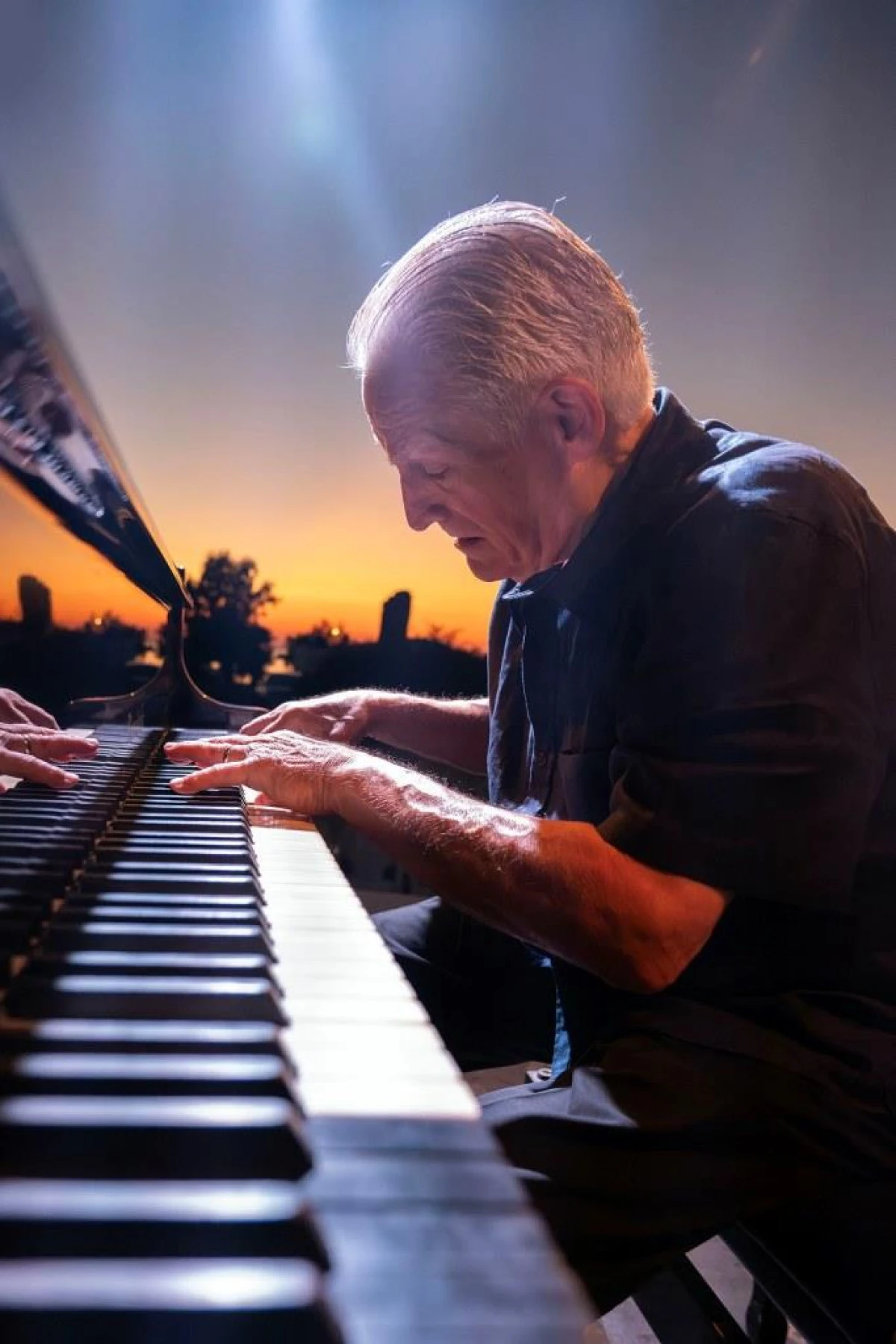 G&uuml;m&uuml;şl&uuml;k Festivali&rsquo;nde Piyano R&uuml;zgarı: Craig Sheppard Unutulmaz Bir Gece Yaşattı