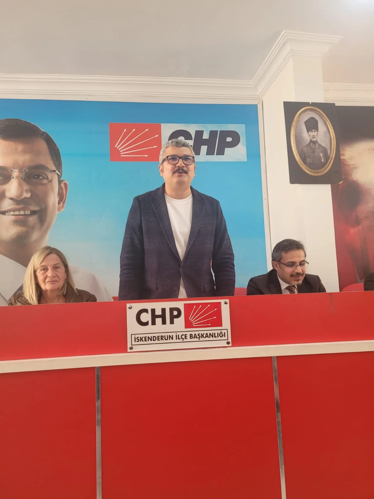 H&uuml;seyin Derin: Eğitim Emek&ccedil;ilerinin Haklı M&uuml;cadelesinin Yanındayız