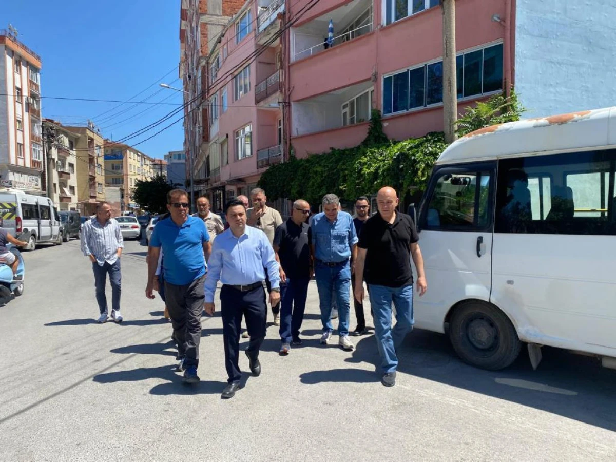 Karesi'de Turhan &Ccedil;&ouml;mez R&uuml;zg&acirc;rı Esti: İYİ Parti Sahada  Cahit Can Tekin: "Milletimizin Yanında Olmaya Devam Edeceğiz"