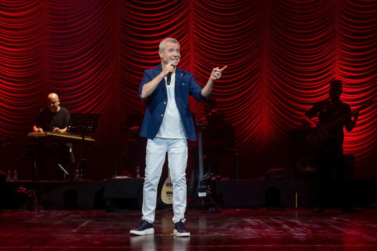 Levent Y&uuml;ksel&rsquo;in &ldquo;30. Yıl Senfonik&rdquo; İstanbul Konseri Kapalı Gişe!