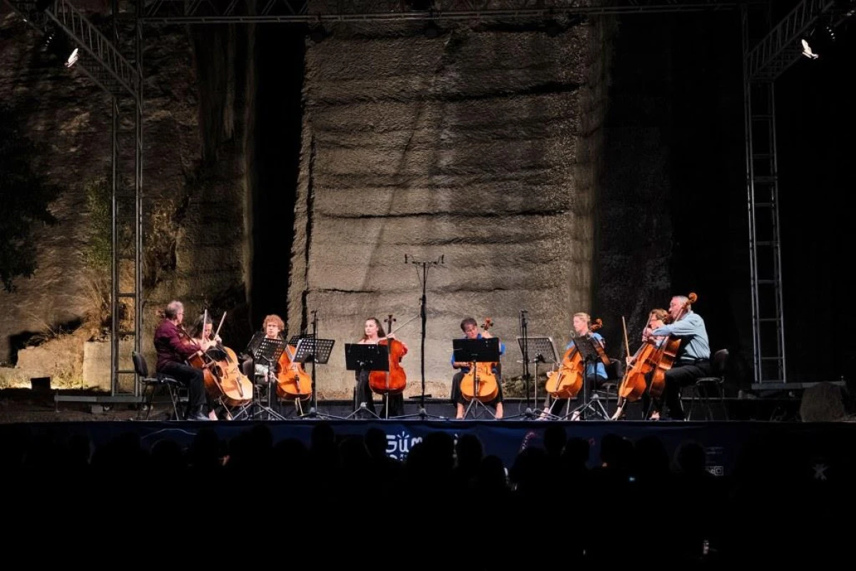 MAV Cellists & &Ouml;zcan Ulucan konserinde Ahmet Levendoğlu anıldı