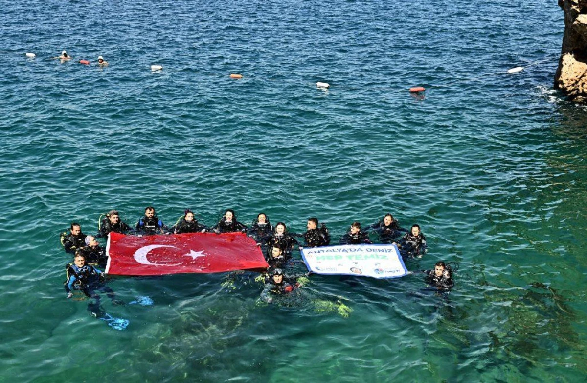 Mavi Derinliklerden Sanata: Falezlerden &Ccedil;ıkan Atıklar Eser Olacak!