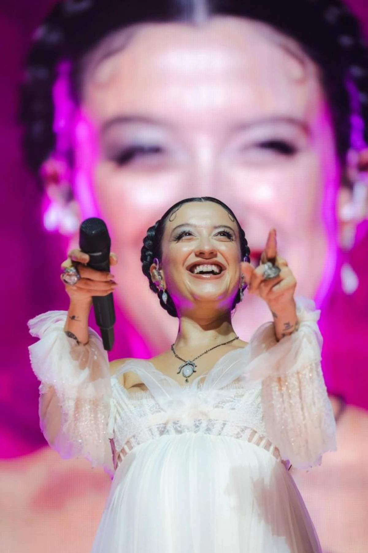Melike Şahin&rsquo;den Harbiye&rsquo;de Unutulmaz Gece: Sahnelere Mola Vermeden &Ouml;nce Son Buluşma!