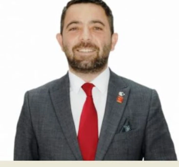 Mesut Efe'den &Ouml;zg&uuml;r &Ouml;zel ve YENİ Parti'ye Destek: "T&uuml;rkiye'nin Yeni Umudunun Yanındayız"
