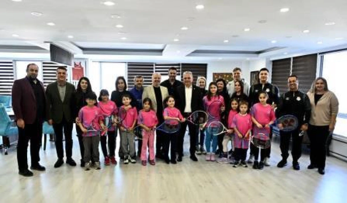 Minik raketler turnuva yolunda