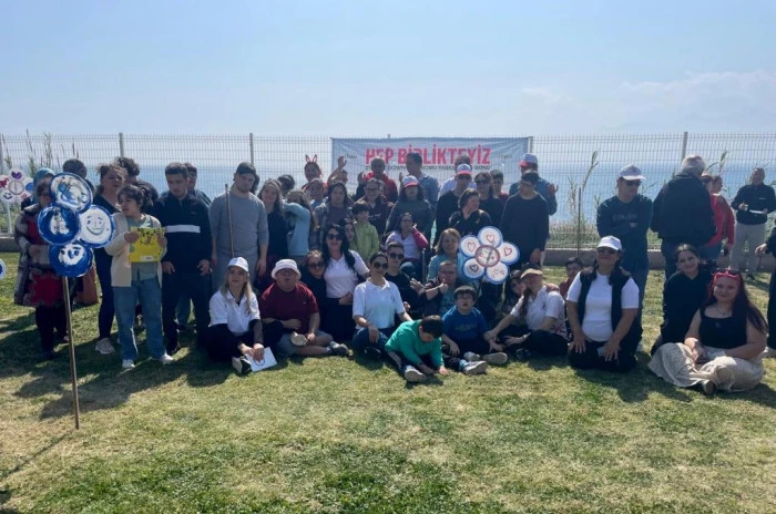 Muratpaşa&rsquo;da Engel Tanımayan Buluşma: Down Sendromlu Bireylerden Renkli Mesaj