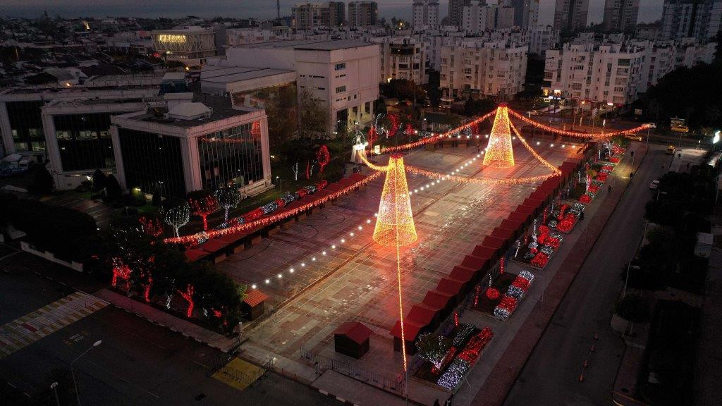 Muratpaşa’da yeni yıl hazırlıkları başladı