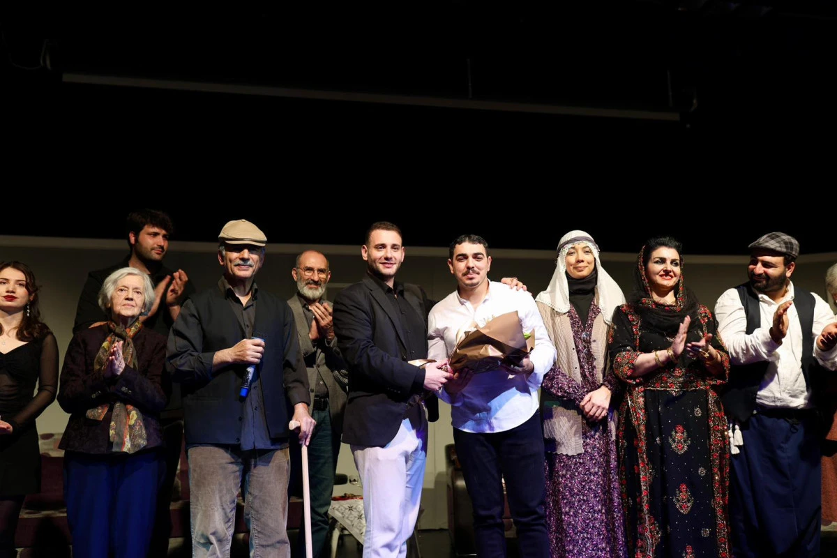 &Ouml;zg&uuml;r Aksoy Tiyatro G&uuml;nleri'ne G&ouml;rkemli Final