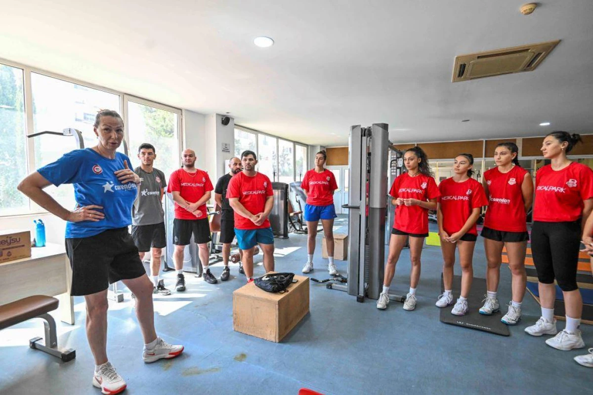 Paşanın Sultanları lige g&uuml;&ccedil;l&uuml; hazırlanıyor