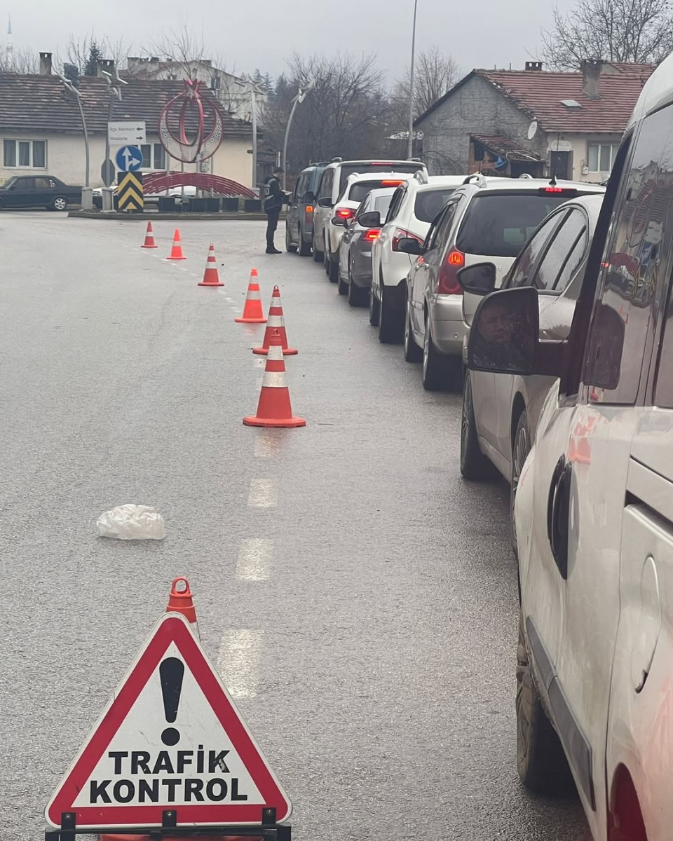 Pazaryeri İlçesinde Yeni Yıl Güvenlik Tedbirleri Başarıyla Uygulandı