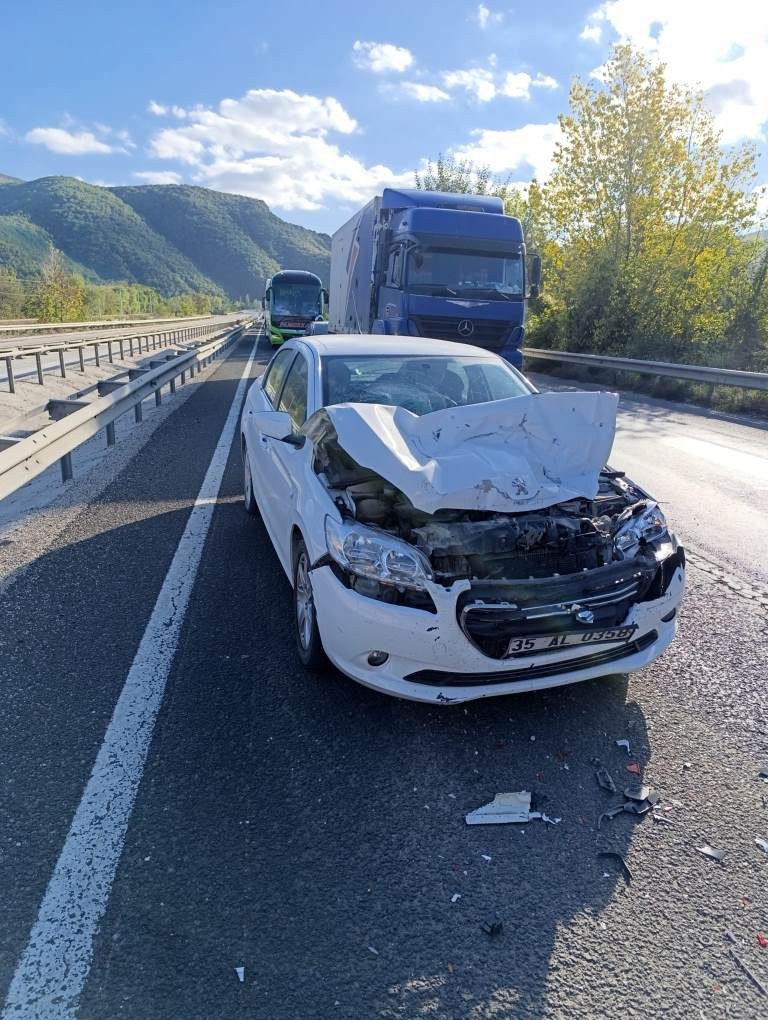 Pazaryeri’nde trafik kazası 1 yaralı