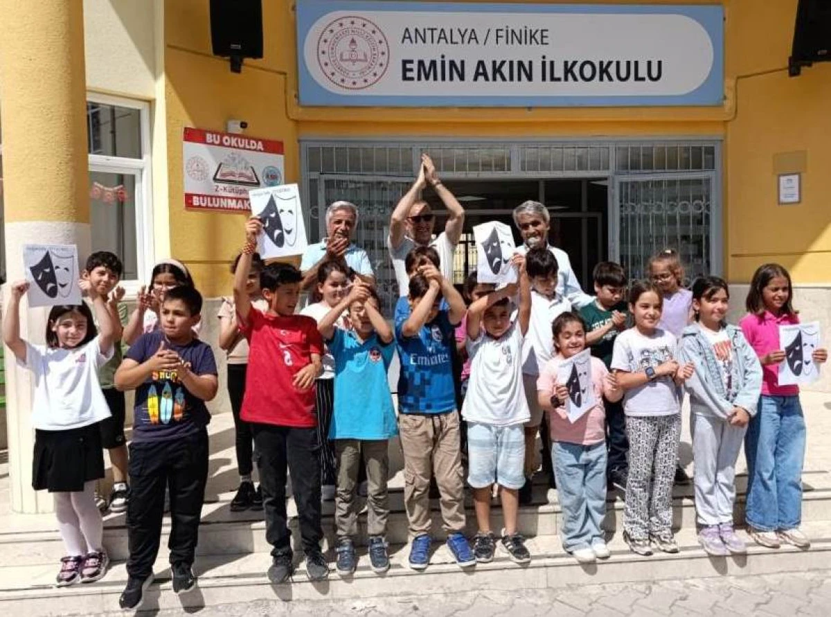 Portakallar Tiyatro Ekibi&rsquo;nden B&uuml;y&uuml;k Başarı: Akdeniz Yolculuğu Başladı