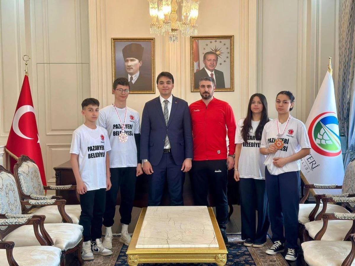 ŞAMPİYONLAR PAZARYERİ&rsquo;NİN GURURU OLDU!