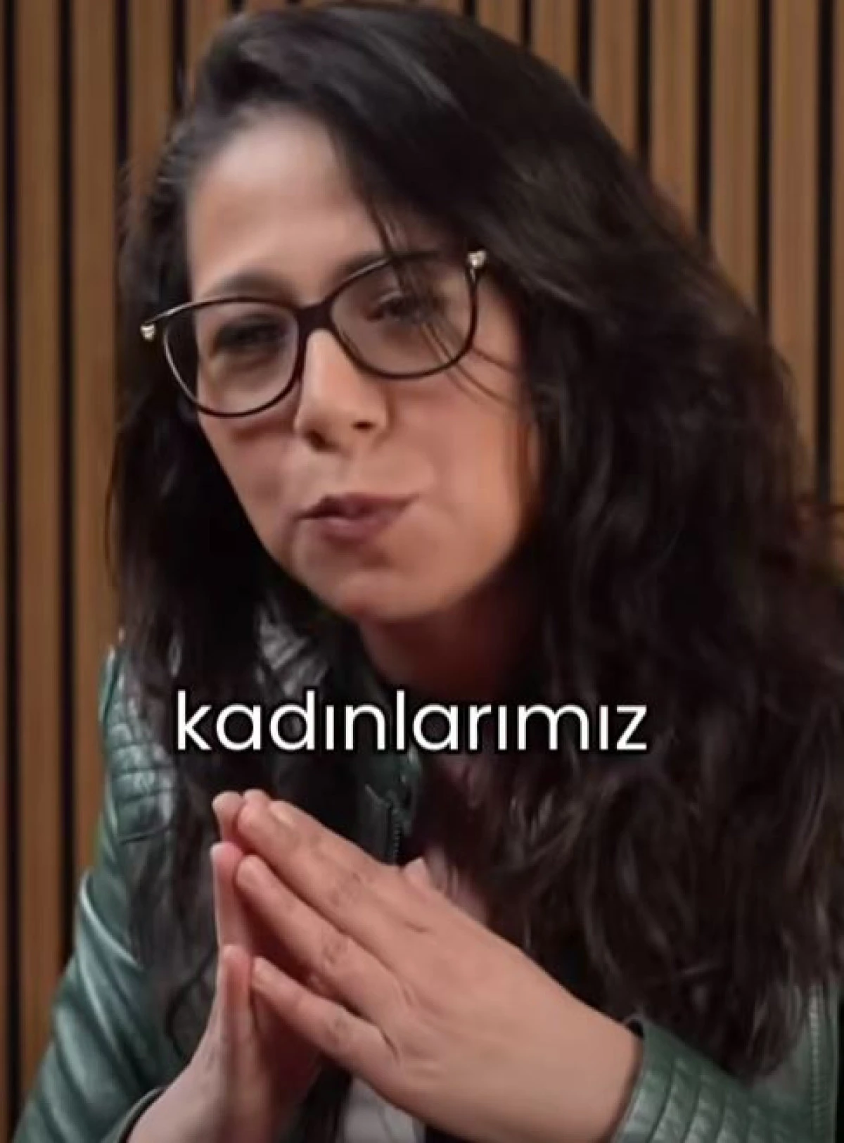 Sera Kadıgil'den Sert Eleştiri: "D&uuml;zen, Katillere Gelince &Ccedil;i&ccedil;ek Kesiliyor!"