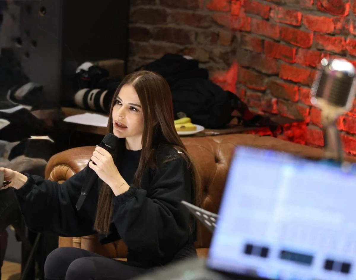 Simge Sağın&rsquo;dan Aşk, Sahne ve Affetmek &Uuml;zerine Samimi A&ccedil;ıklamalar