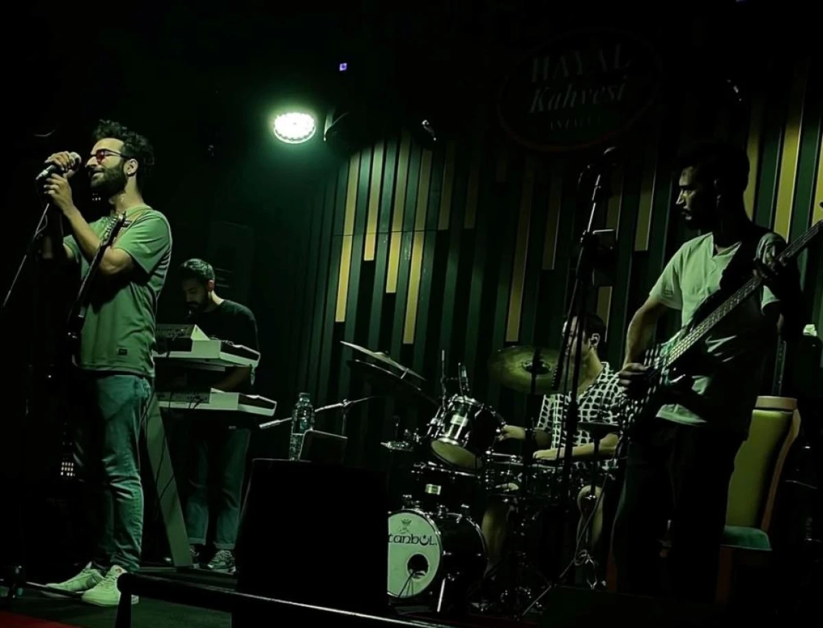 Sinan &Ouml;zdemir&rsquo;den Yeni Şarkı: &ldquo;Beni Yorma&rdquo;